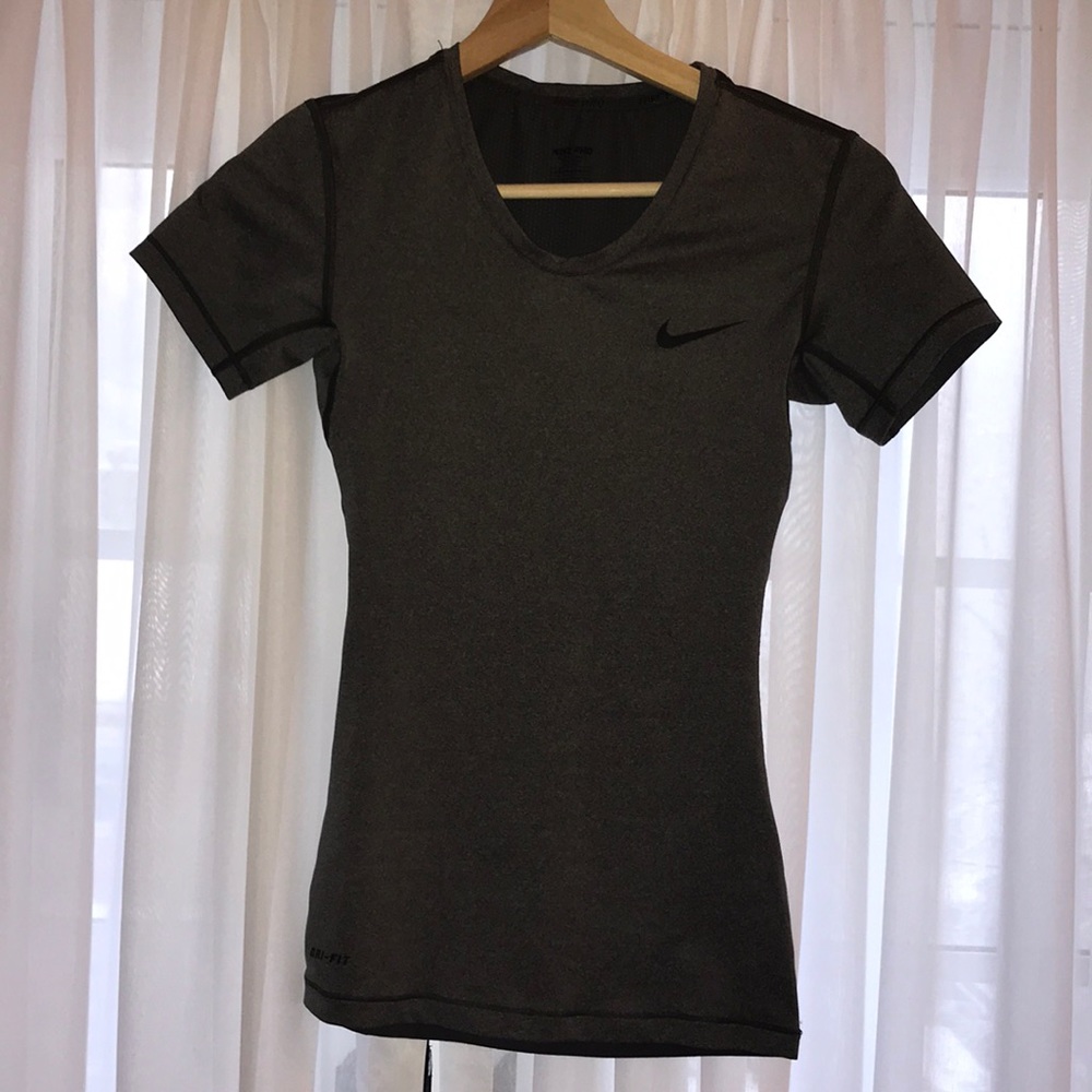 Nike workout T-shirt NWOT